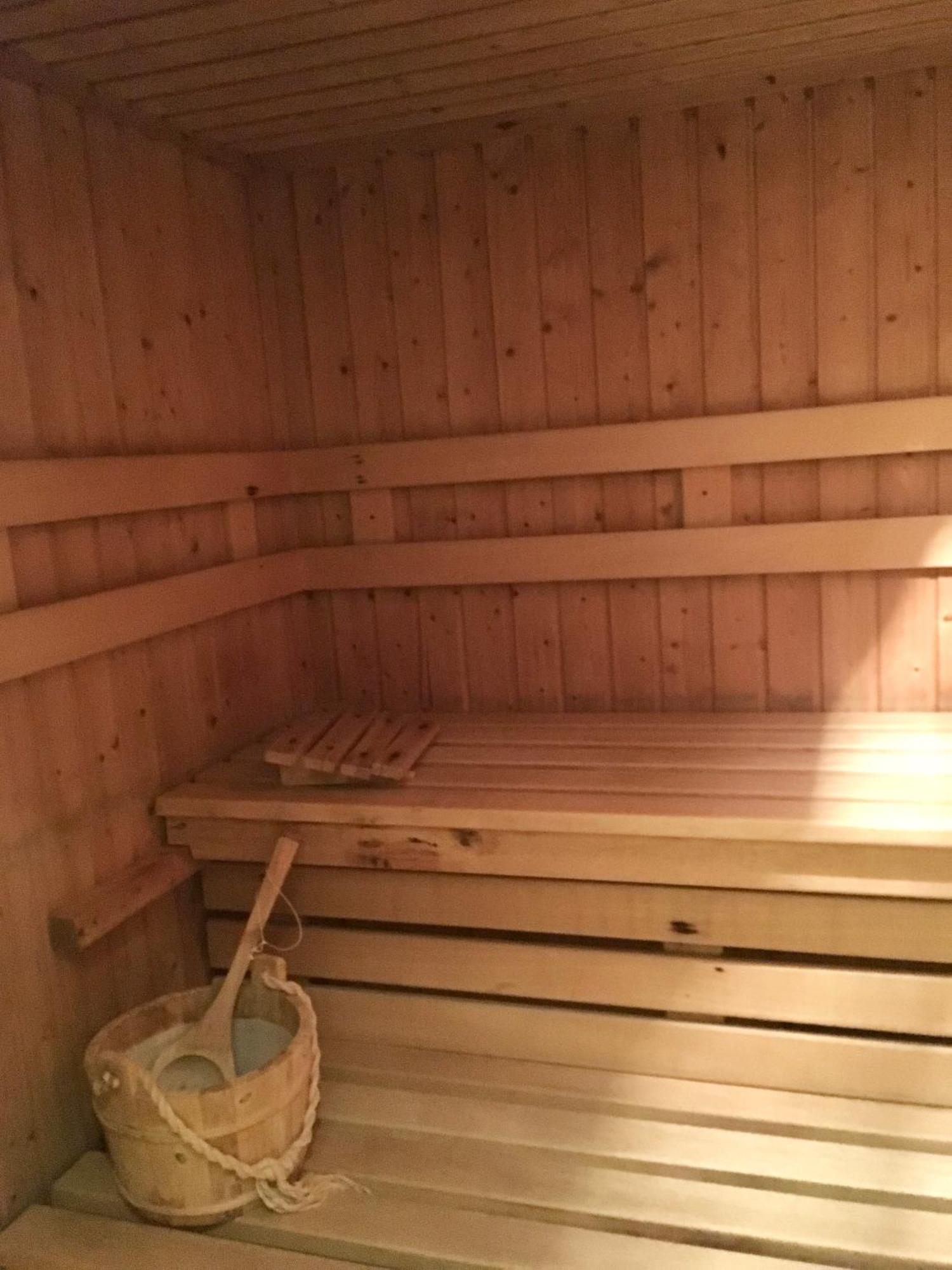 Appartementresidenz Am Kurpark - Ferienwohnungen Mit Pool & Sauna & Garage บาดซัลซูเฟลน ภายนอก รูปภาพ